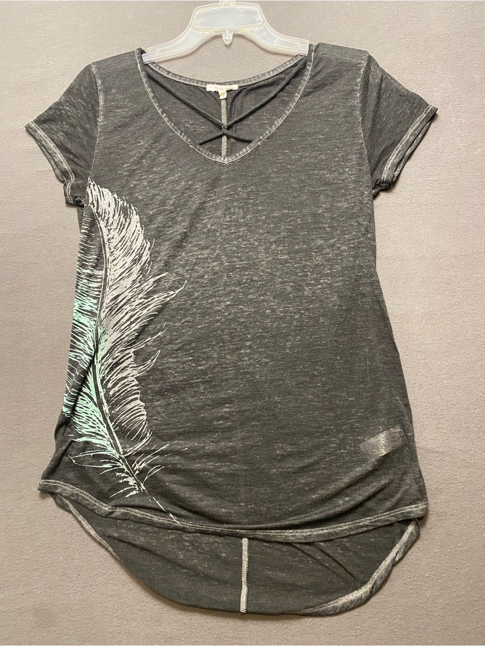 Maurices Charcoal Short Sleeve Top with Mint Feather Accent- Small